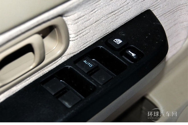 2010款 2.4L汽油兩驅(qū)豪華型ZG24