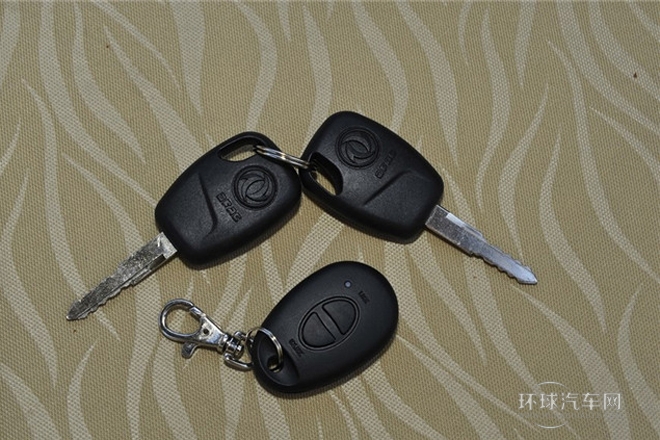 2014款1.3L手動(dòng)標(biāo)準(zhǔn)型