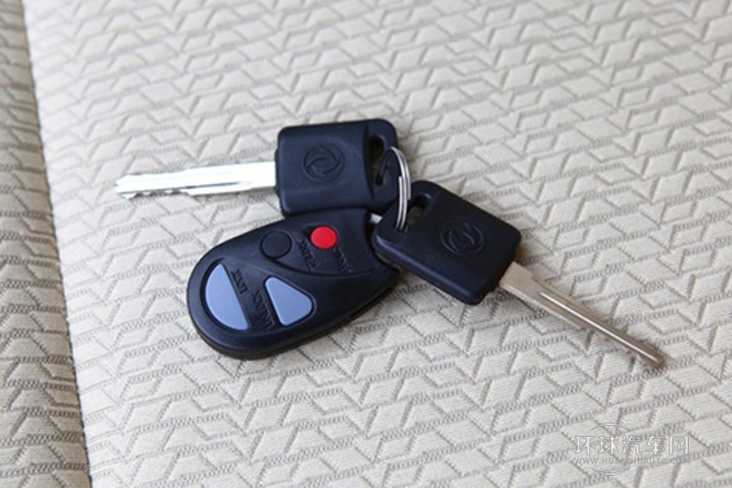 2013款2.4L手動(dòng)兩驅(qū)行政版