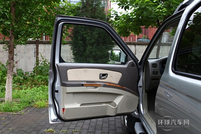 2013款2.4L手動兩驅行政版