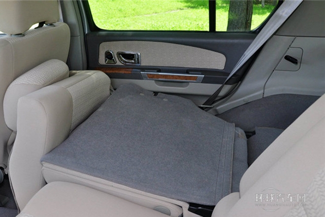 2013款2.4L手動(dòng)兩驅(qū)行政版