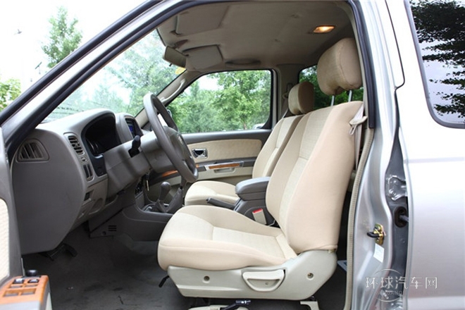 2013款2.4L手動兩驅豪華版