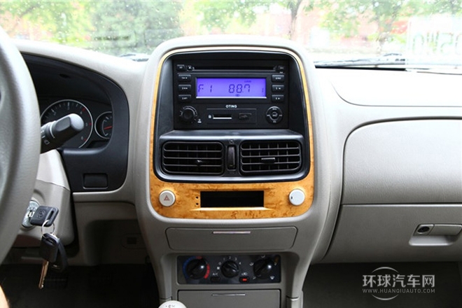 2013款2.4L手動兩驅豪華版