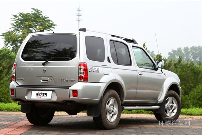 2013款2.4L手動(dòng)兩驅(qū)豪華版