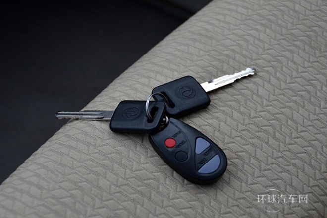 2013款2.5L手動兩驅豪華版