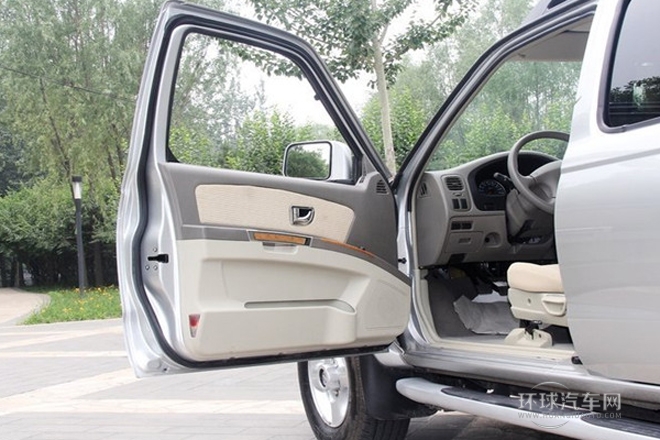 2013款2.5L手動兩驅(qū)豪華版