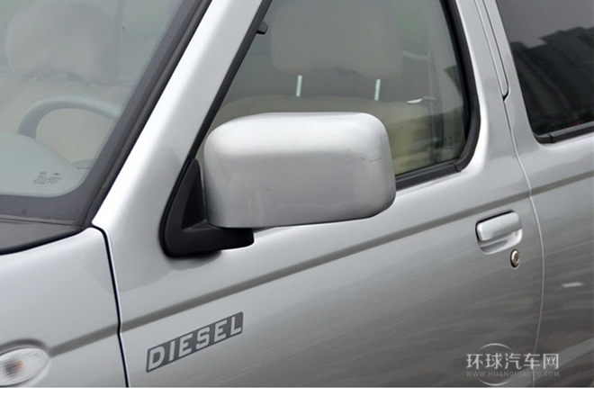 2013款2.5L手動四驅(qū)豪華版