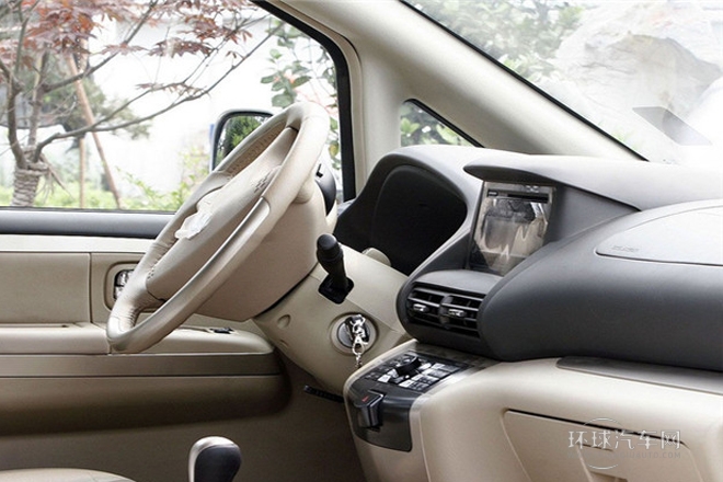 2009款2.0L手動豪華型