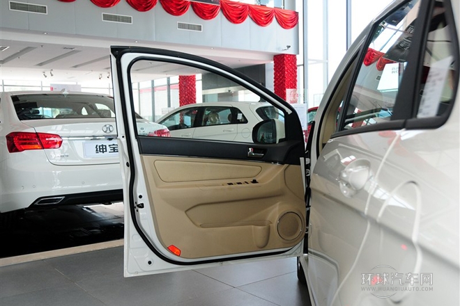 2013款 三廂 1.5L 手動(dòng)樂尚版