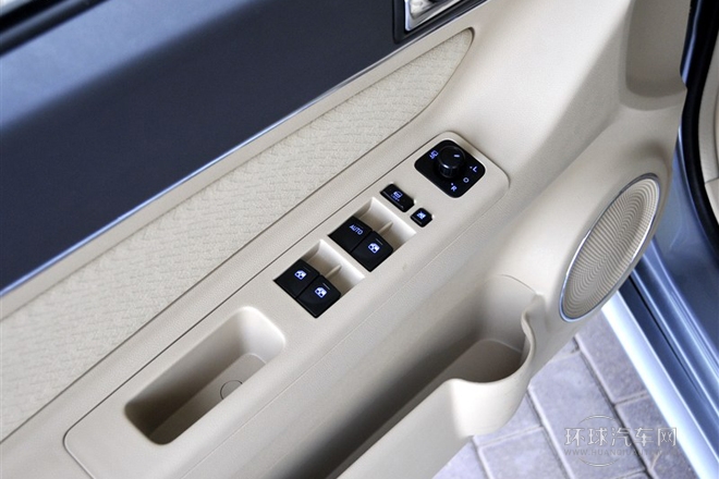 2013款 三廂 1.5L 自動(dòng)樂(lè)尚版