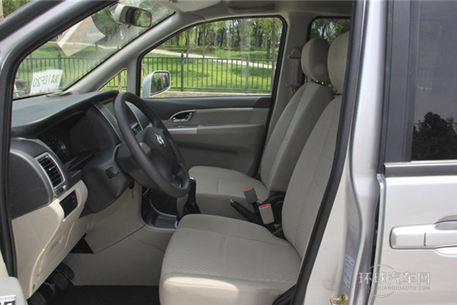 2014款 1.6L 手動(dòng)豪華型7座 國(guó)V