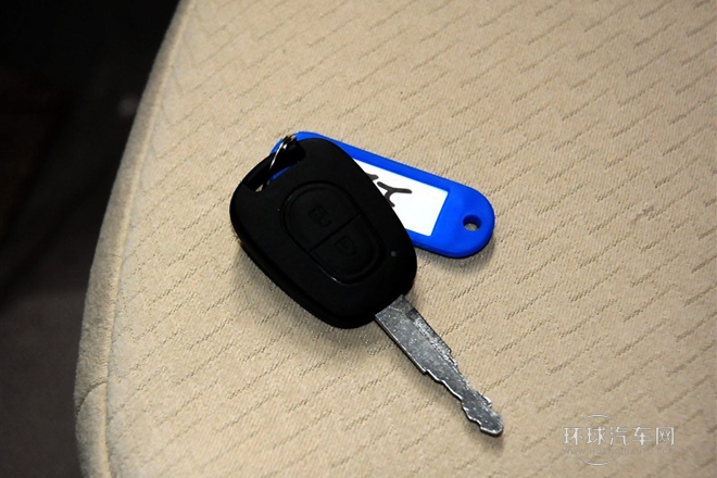 2013款 三廂 1.3L 手動(dòng)樂(lè)活版