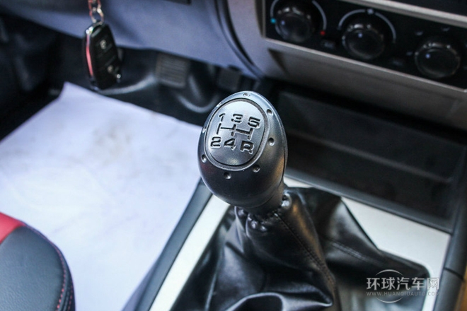 2013款 2.0T 兩驅(qū)柴油版