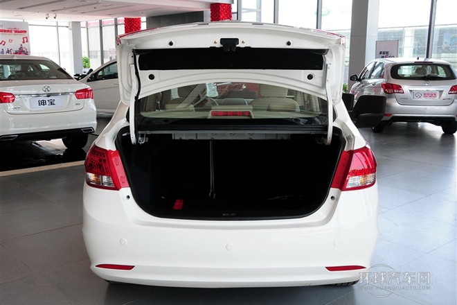 2013款 三廂 1.3L 手動樂活版