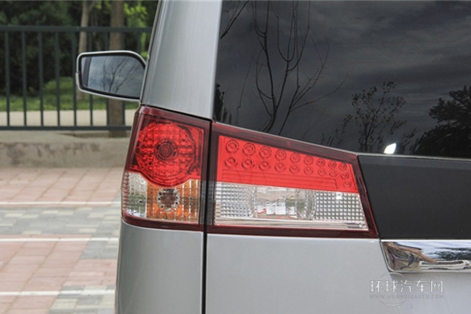 2014款 1.6L 手動豪華型7座 國IV