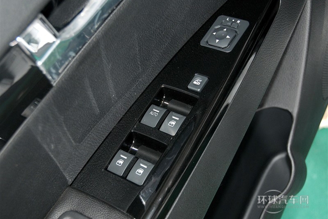 探索版 2.0T 汽油4x4超豪華型