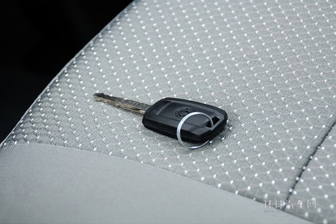 2014款 1.5L 手動標準型5座 國V