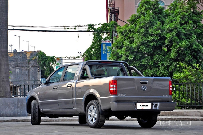 2012款 2.4L至尊版 兩驅(qū)汽油標(biāo)準(zhǔn)型
