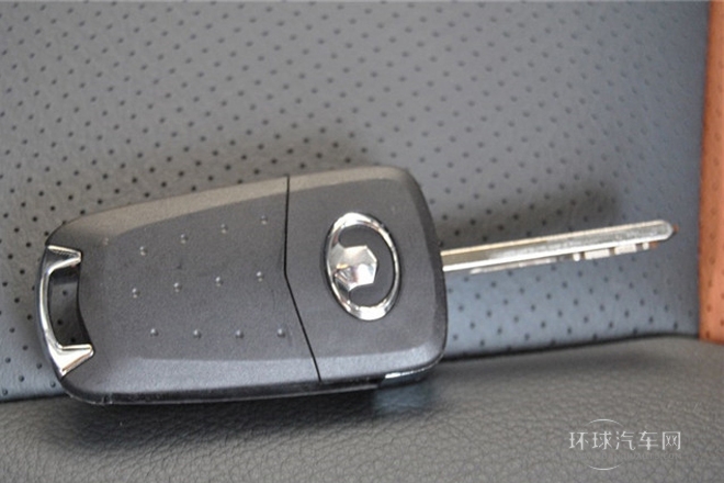 2013款 2.4L歐洲版 兩驅精英型小雙排