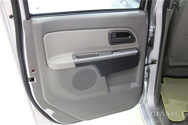 2013款 2.4L歐洲版 兩驅精英型小雙排