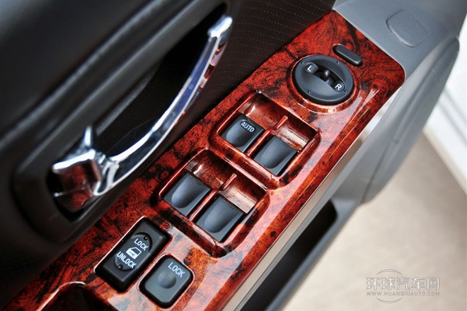 2012款 3.2T至尊版 兩驅柴油標準型