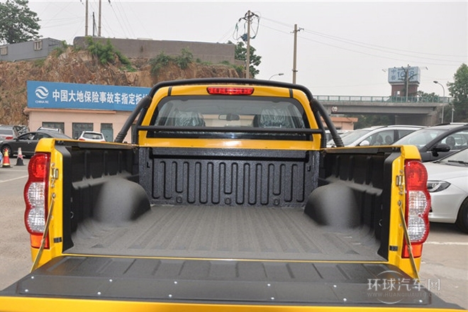 2013款 2.4L歐洲版 兩驅(qū)精英型大雙排