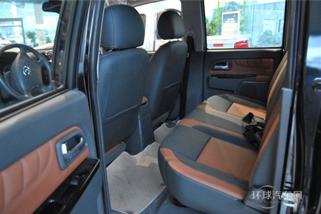 2013款 2.4L歐洲版 兩驅領航型小雙排