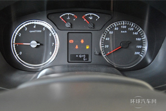 2013款 2.4L歐洲版 兩驅(qū)領(lǐng)航型小雙排