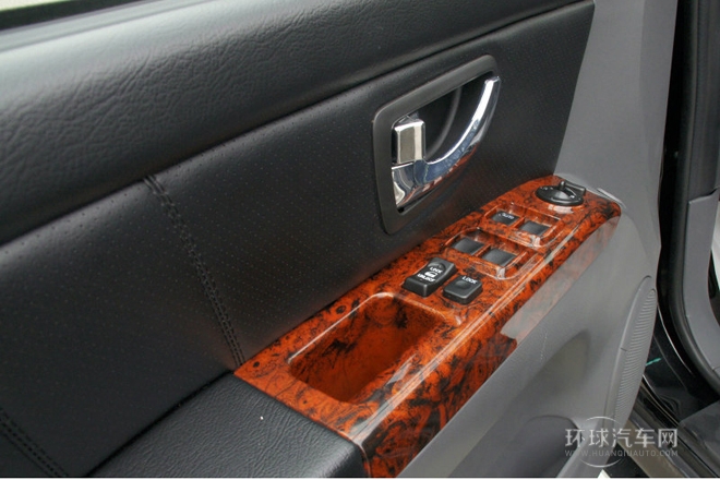 2012款 2.0L 兩驅公務版