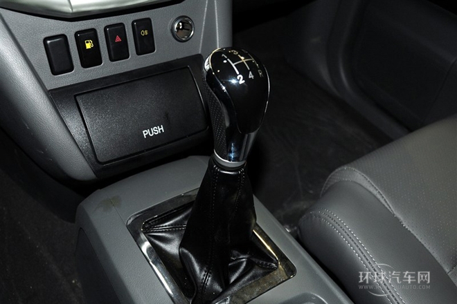 2011款 2.0L 超豪華型