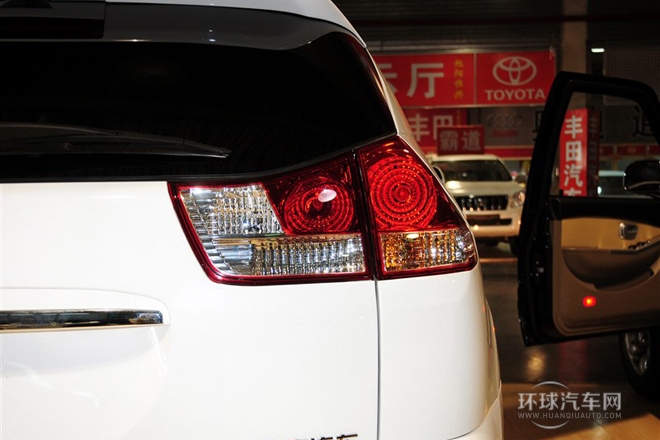 2011款 2.0L 超豪華型