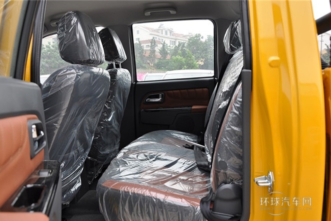 2013款 2.4L歐洲版 兩驅(qū)領(lǐng)航型大雙排