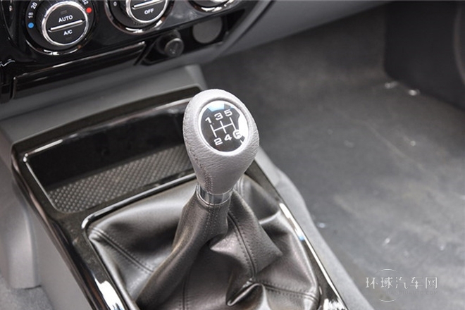 2013款 2.4L歐洲版 兩驅(qū)領(lǐng)航型大雙排