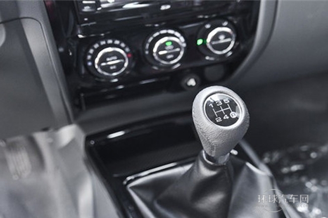 2013款 2.4L歐洲版 四驅領航型小雙排