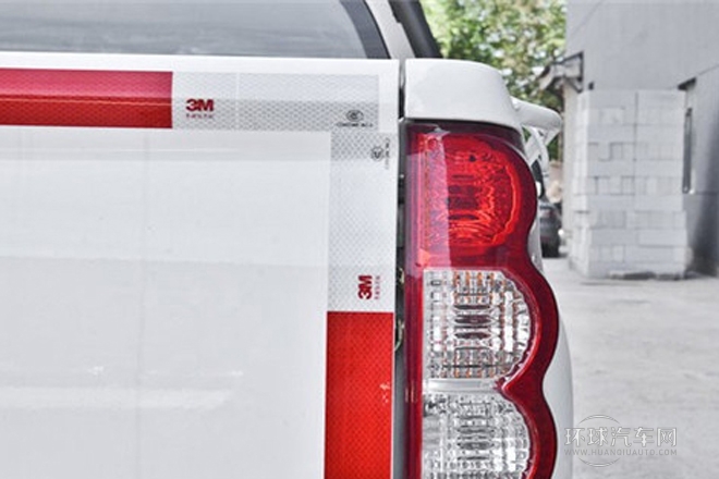 2013款 2.4L歐洲版 四驅領航型小雙排