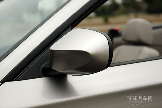 2011款 120i 敞篷轎跑車