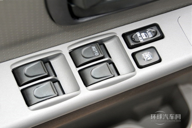 2011款 2.8T商務版 豪華型大雙排