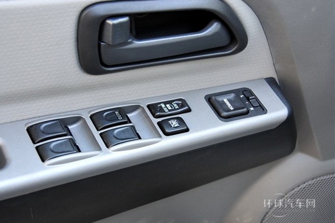 2011款 2.4L公務(wù)版 豪華型 兩驅(qū)小雙排