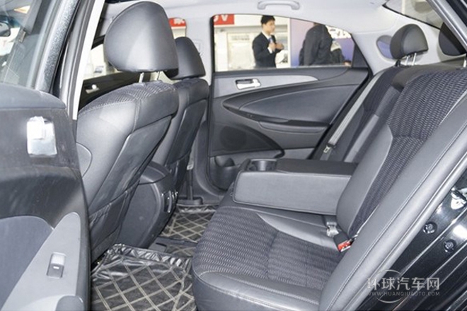 2014款 2.0L 自動(dòng)領(lǐng)先型