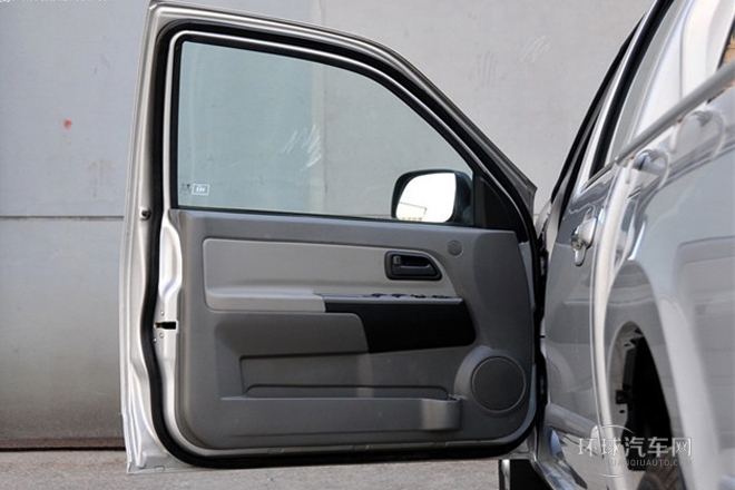 2011款 2.4L公務(wù)版 豪華型 兩驅(qū)小雙排