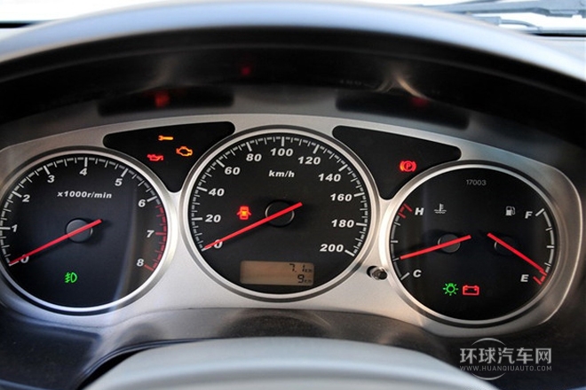 2011款 2.4L公務版 豪華型 兩驅小雙排