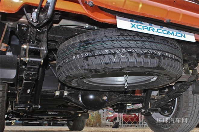 2011款 2.4L公務(wù)版 豪華型 兩驅(qū)大雙排