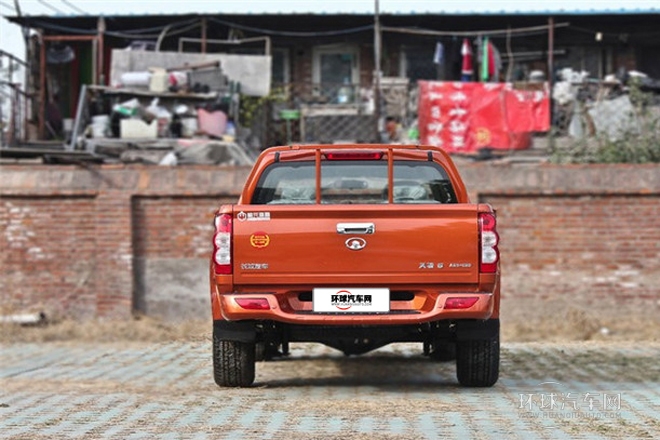 2011款 2.4L公務版 豪華型 兩驅(qū)大雙排