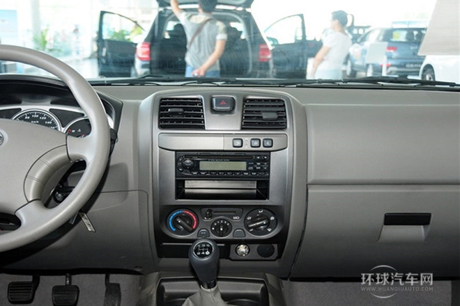 2011款 2.4L公務(wù)版 豪華型 四驅(qū)小雙排