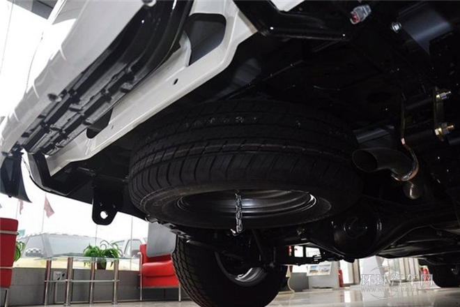 2011款 2.4L公務(wù)版 豪華型 四驅(qū)大雙排