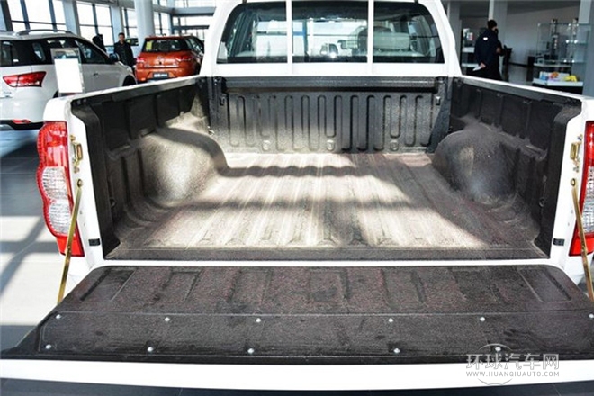 2011款 2.4L公務(wù)版 豪華型 四驅(qū)大雙排