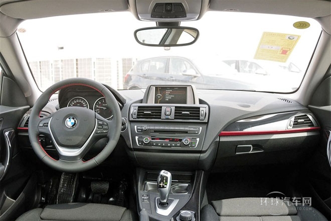 2014款 220i 運(yùn)動(dòng)設(shè)計(jì)套裝