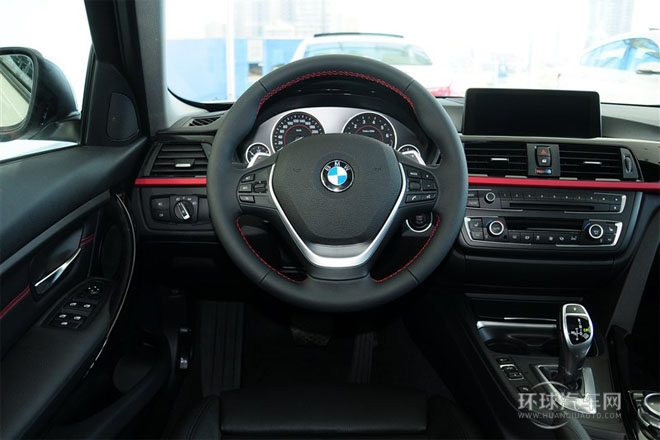 2013款 320i運(yùn)動設(shè)計套裝 旅行版