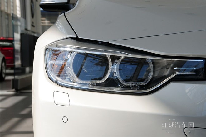 2013款 320i運(yùn)動(dòng)設(shè)計(jì)套裝 旅行版