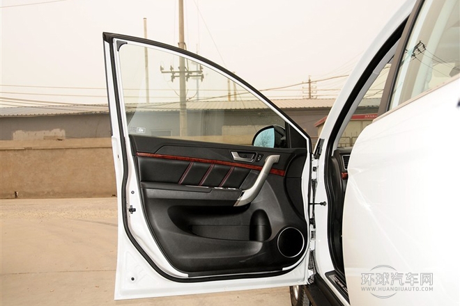 2013款 運(yùn)動(dòng)版 1.5T 手動(dòng)四驅(qū)尊貴型